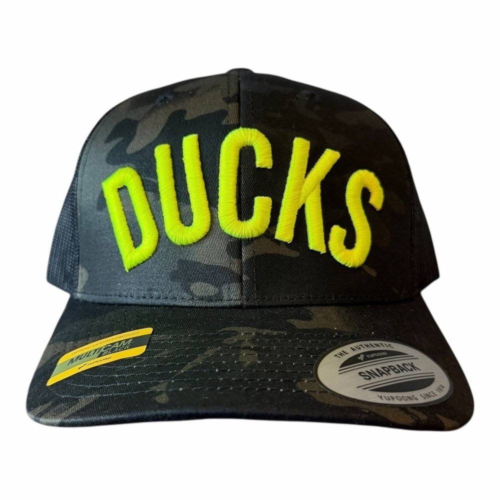 NCAA OREGON “DUCKS” SNAPBACK TWILL TRUCKER CAP
